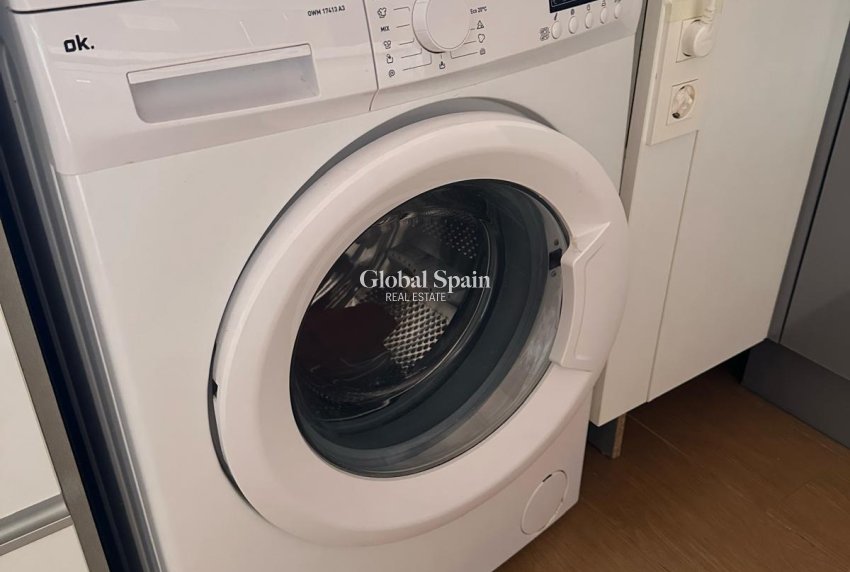 Revente - APPARTEMENT -
ORIHUELA COSTA - La Zenia