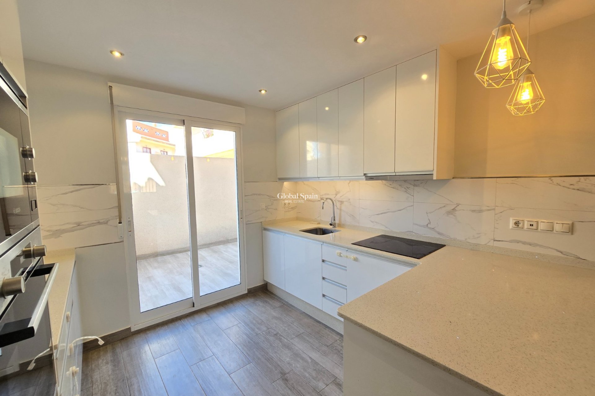 Revente - Appartement -
ORIHUELA COSTA - La Zenia