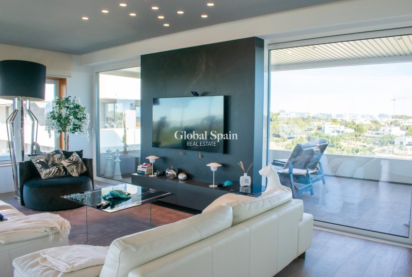 Revente - APPARTEMENT -
ORIHUELA COSTA - LAS COLINAS GOLF RESORT