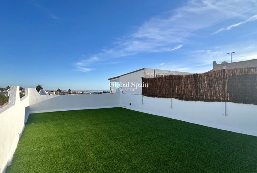 Revente - APPARTEMENT -
ORIHUELA COSTA - Las Filipinas