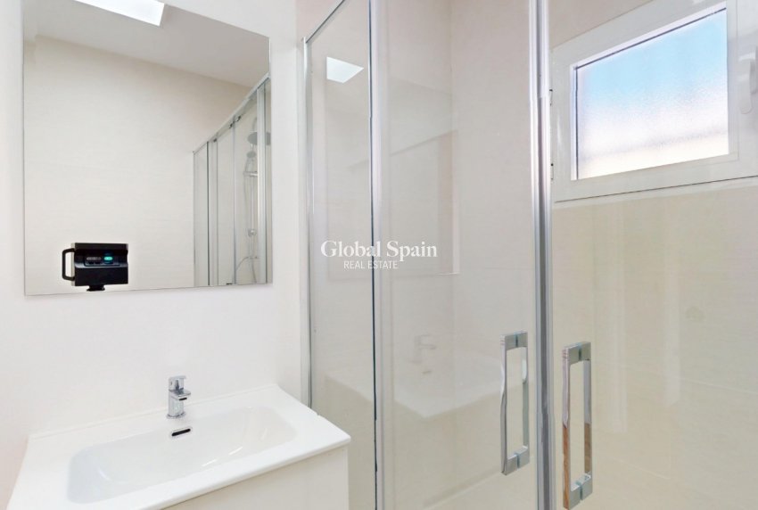 Revente - APPARTEMENT -
ORIHUELA COSTA - Las Filipinas