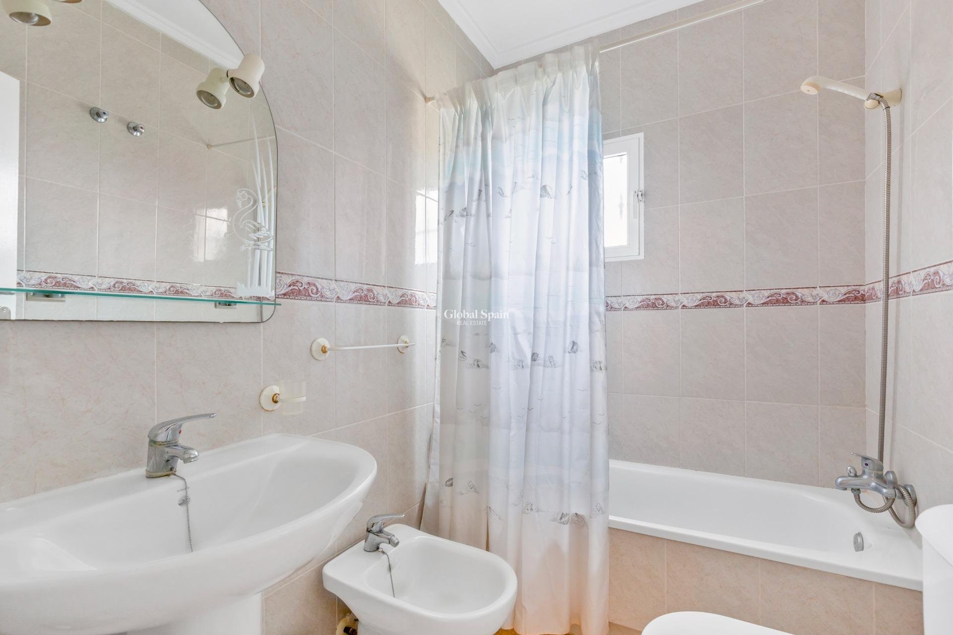 Revente - APPARTEMENT -
ORIHUELA COSTA - Las Filipinas