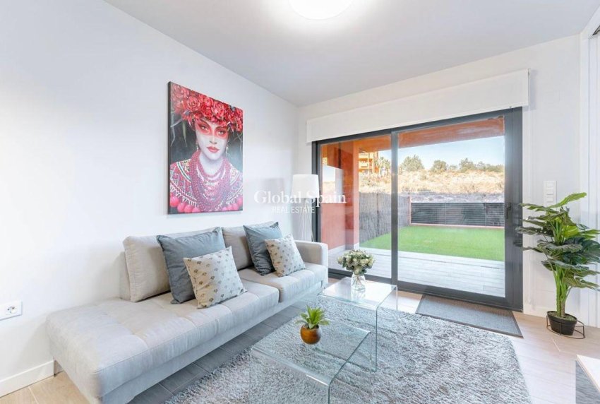 Revente - APPARTEMENT -
ORIHUELA COSTA - Las Filipinas