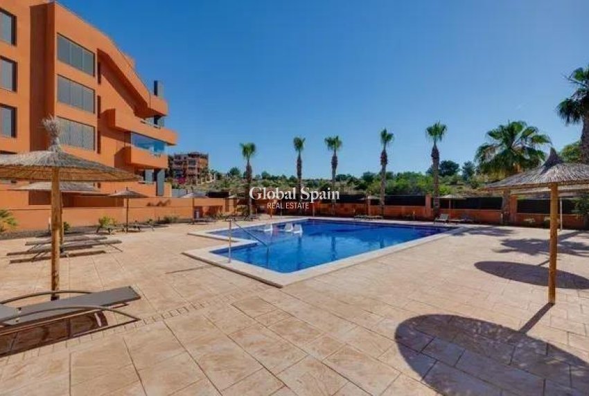 Revente - APPARTEMENT -
ORIHUELA COSTA - Las Filipinas