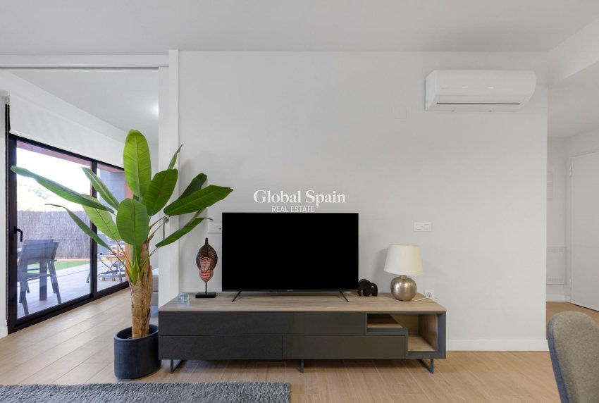 Revente - APPARTEMENT -
ORIHUELA COSTA - Las Filipinas