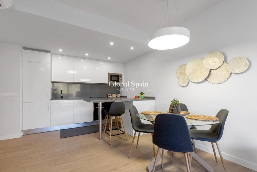 Revente - APPARTEMENT -
ORIHUELA COSTA - Las Filipinas