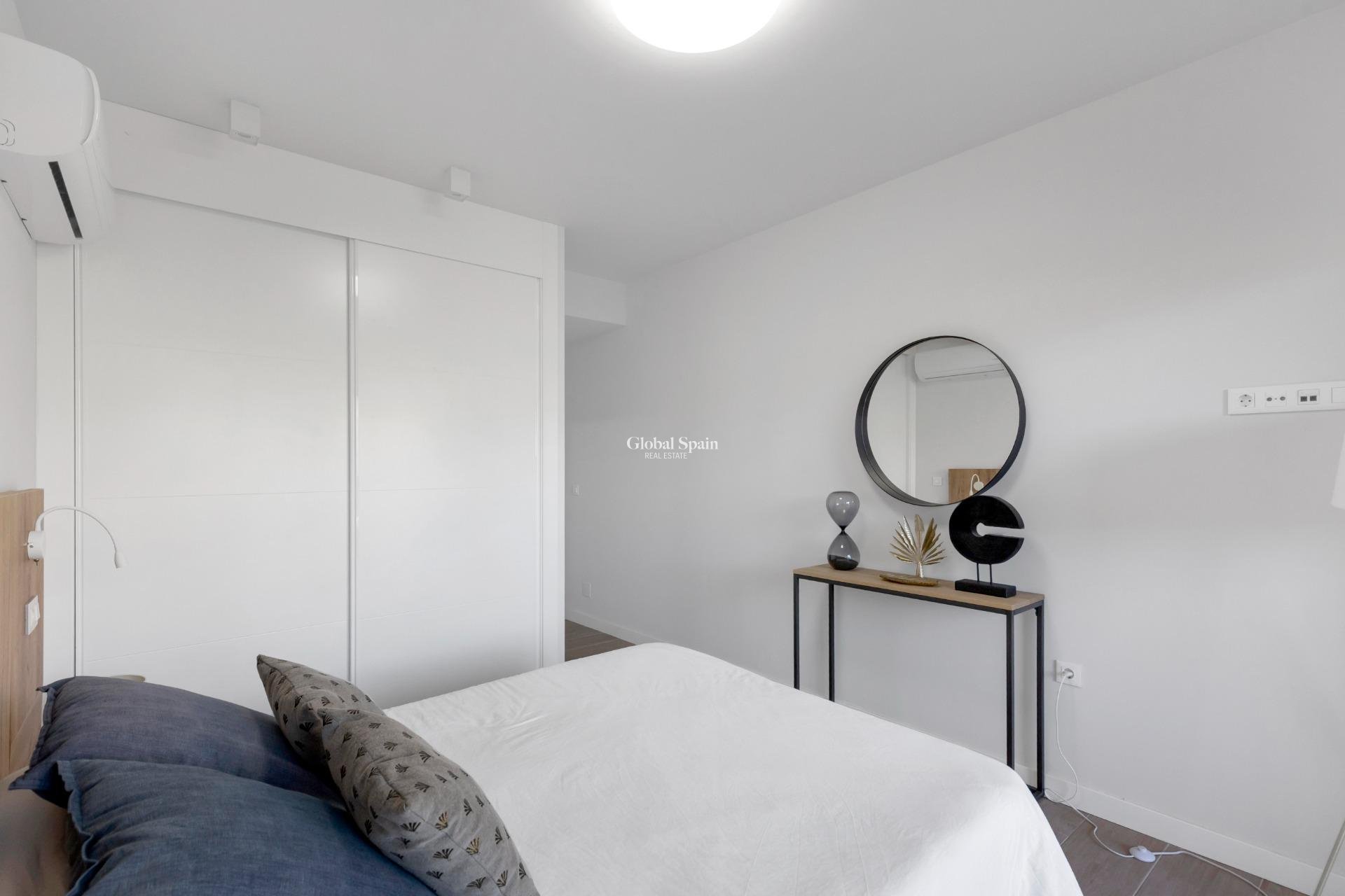 Revente - APPARTEMENT -
ORIHUELA COSTA - Las Filipinas