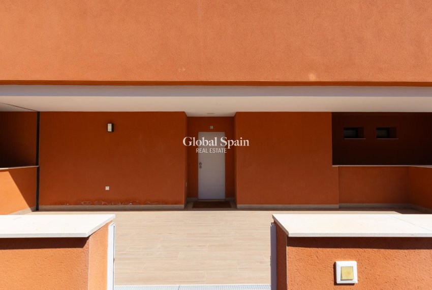 Revente - APPARTEMENT -
ORIHUELA COSTA - Las Filipinas