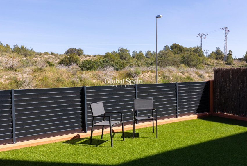 Revente - APPARTEMENT -
ORIHUELA COSTA - Las Filipinas