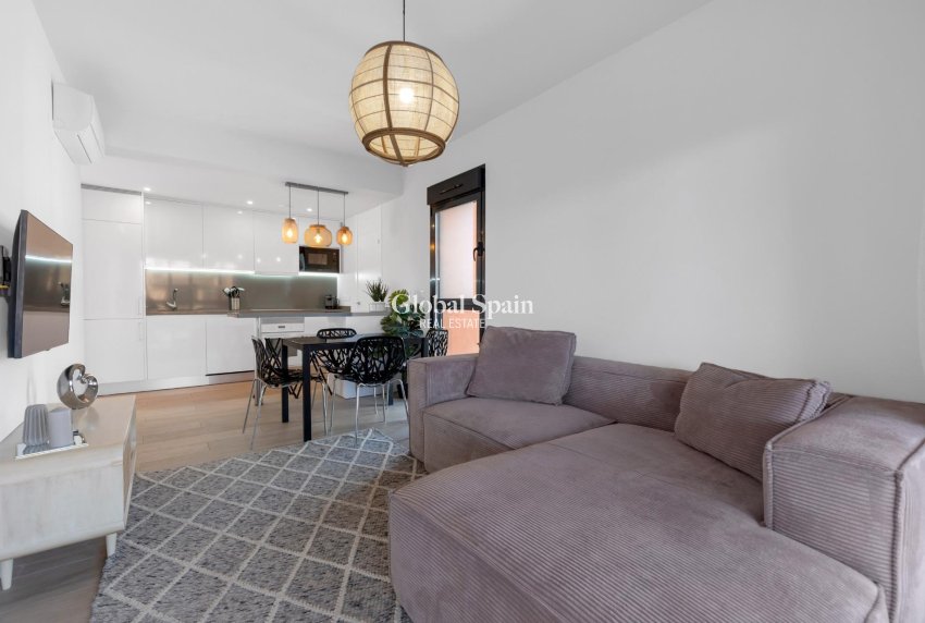 Revente - APPARTEMENT -
ORIHUELA COSTA - Las Filipinas