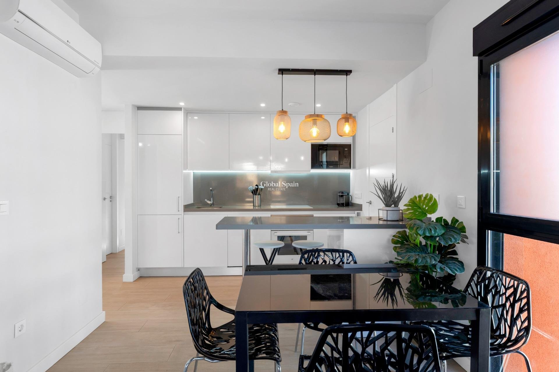 Revente - APPARTEMENT -
ORIHUELA COSTA - Las Filipinas