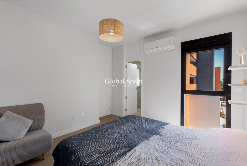 Revente - APPARTEMENT -
ORIHUELA COSTA - Las Filipinas