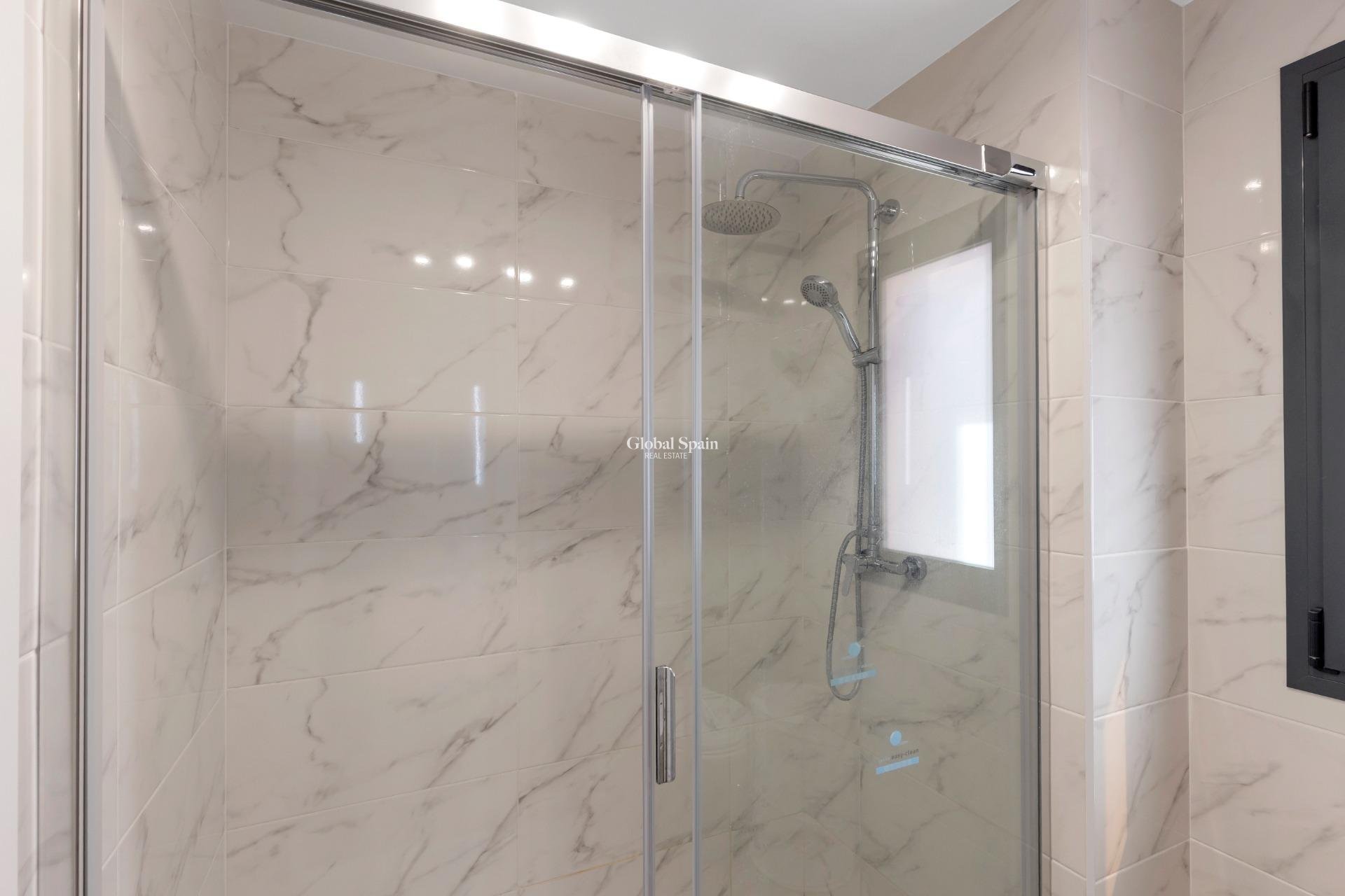 Revente - APPARTEMENT -
ORIHUELA COSTA - Las Filipinas