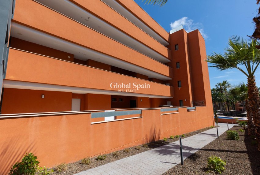 Revente - APPARTEMENT -
ORIHUELA COSTA - Las Filipinas