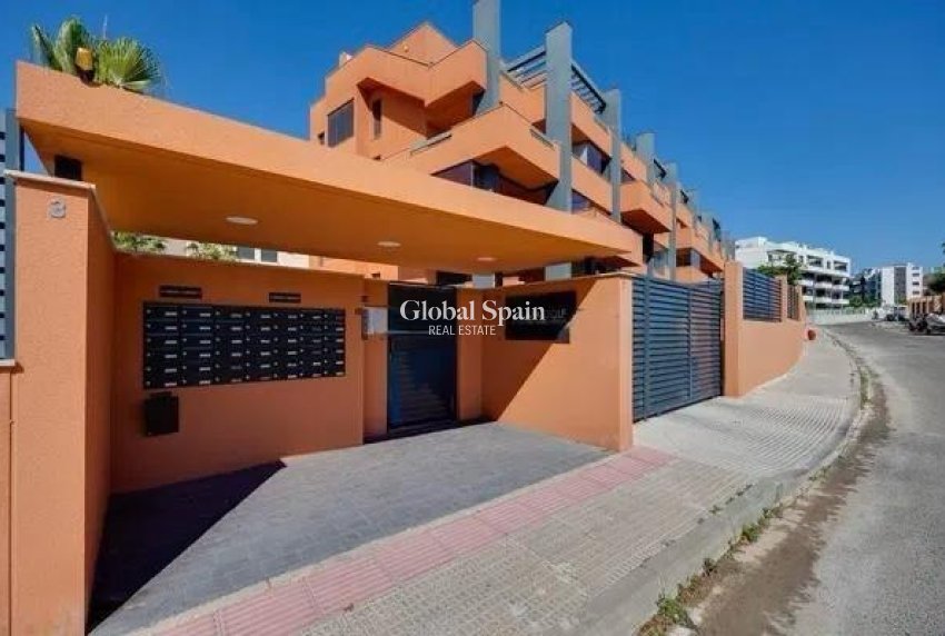 Revente - APPARTEMENT -
ORIHUELA COSTA - Las Filipinas
