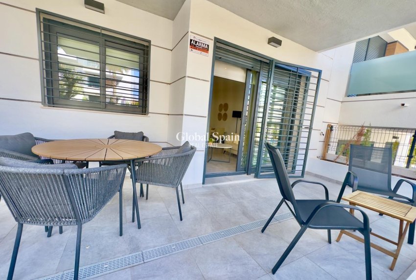 Revente - APPARTEMENT -
ORIHUELA COSTA - Las Filipinas