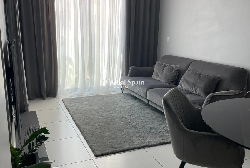 Revente - APPARTEMENT -
ORIHUELA COSTA - Las Filipinas