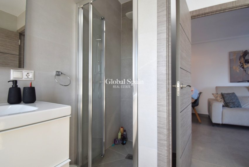 Revente - APPARTEMENT -
ORIHUELA COSTA - Las Filipinas