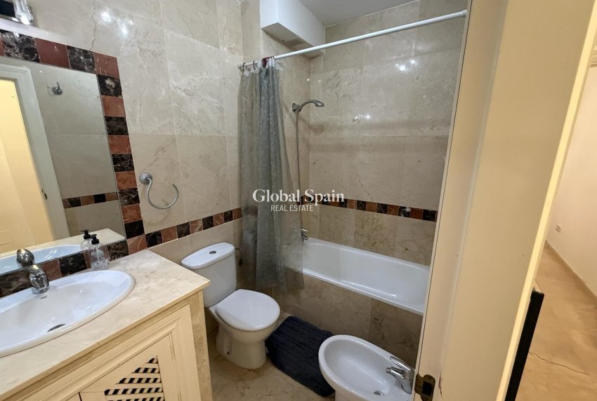 Revente - APPARTEMENT -
ORIHUELA COSTA - Las Ramblas