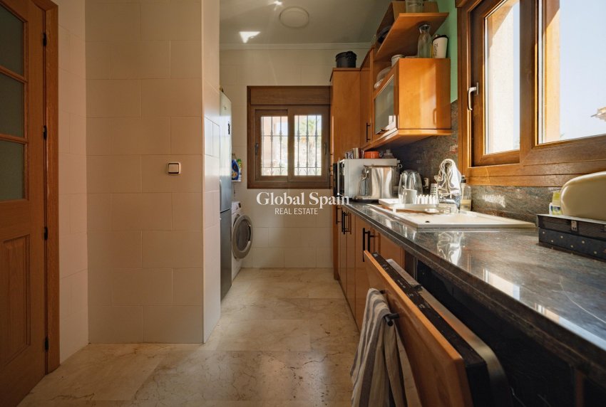 Revente - APPARTEMENT -
ORIHUELA COSTA - Las Ramblas