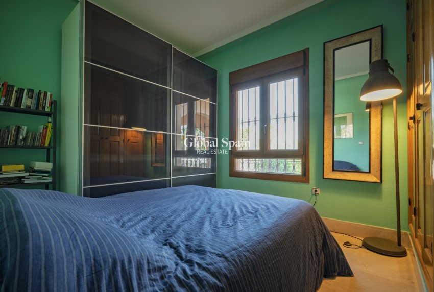 Revente - APPARTEMENT -
ORIHUELA COSTA - Las Ramblas