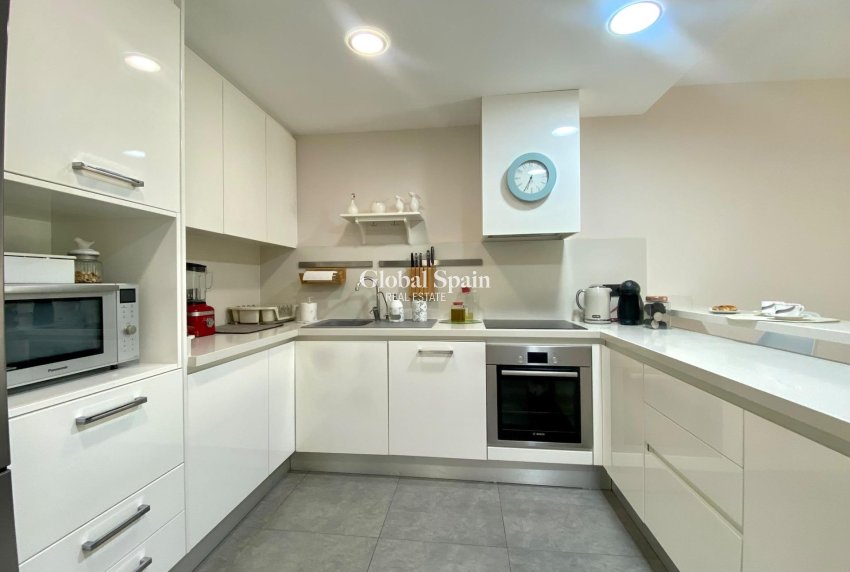 Revente - APPARTEMENT -
ORIHUELA COSTA - Las Ramblas