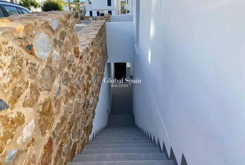 Revente - APPARTEMENT -
ORIHUELA COSTA - Las Ramblas