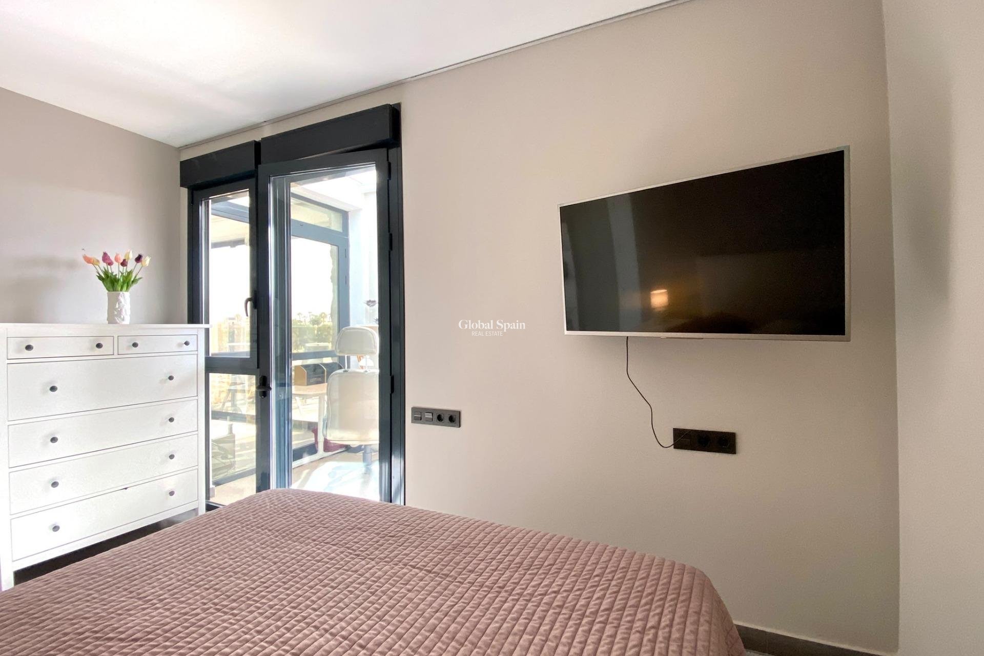 Revente - APPARTEMENT -
ORIHUELA COSTA - Las Ramblas