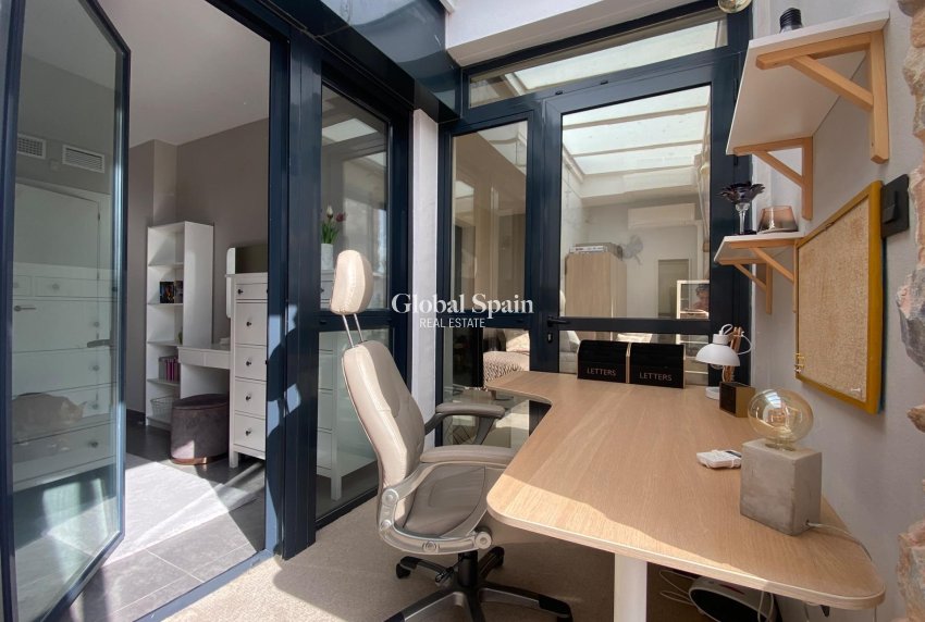 Revente - APPARTEMENT -
ORIHUELA COSTA - Las Ramblas
