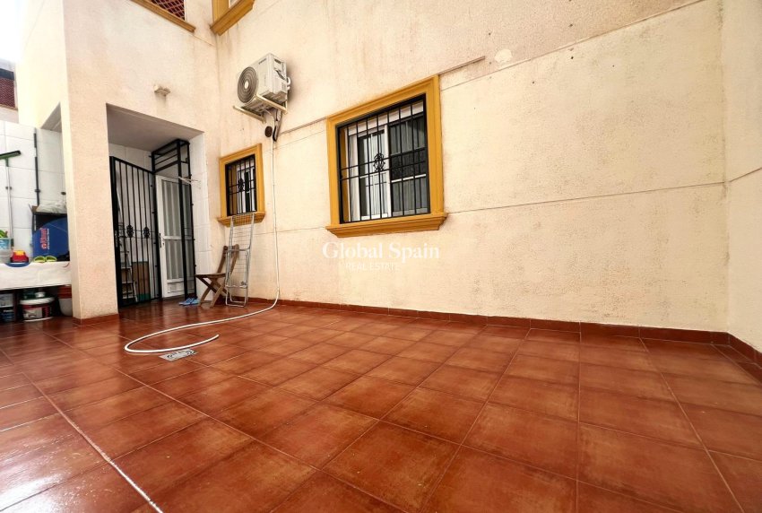 Revente - APPARTEMENT -
ORIHUELA COSTA - Lomas De Cabo Roig-los Dolses