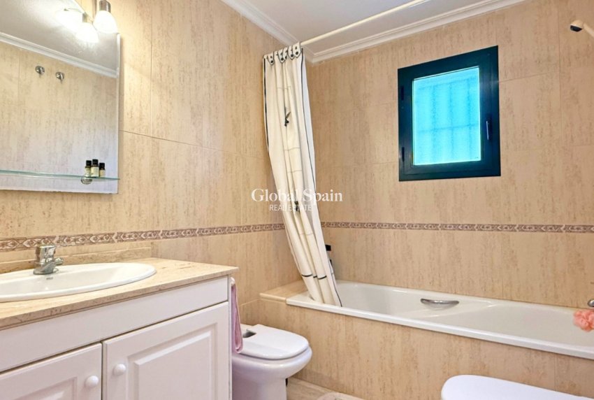 Revente - APPARTEMENT -
ORIHUELA COSTA - Lomas de Campoamor