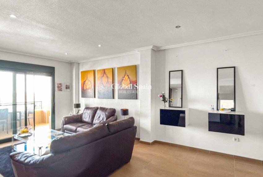 Revente - APPARTEMENT -
ORIHUELA COSTA - Lomas de Campoamor