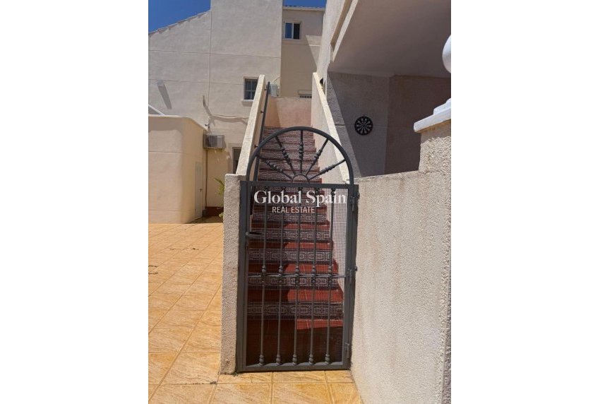 Revente - APPARTEMENT -
ORIHUELA COSTA - Los Almendros-la Florida