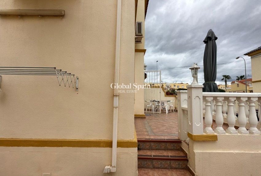 Revente - APPARTEMENT -
ORIHUELA COSTA - Los Almendros-la Florida