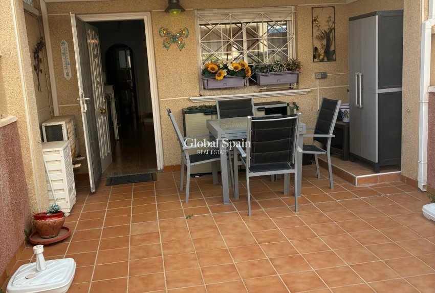 Revente - APPARTEMENT -
ORIHUELA COSTA - Los Almendros-la Florida