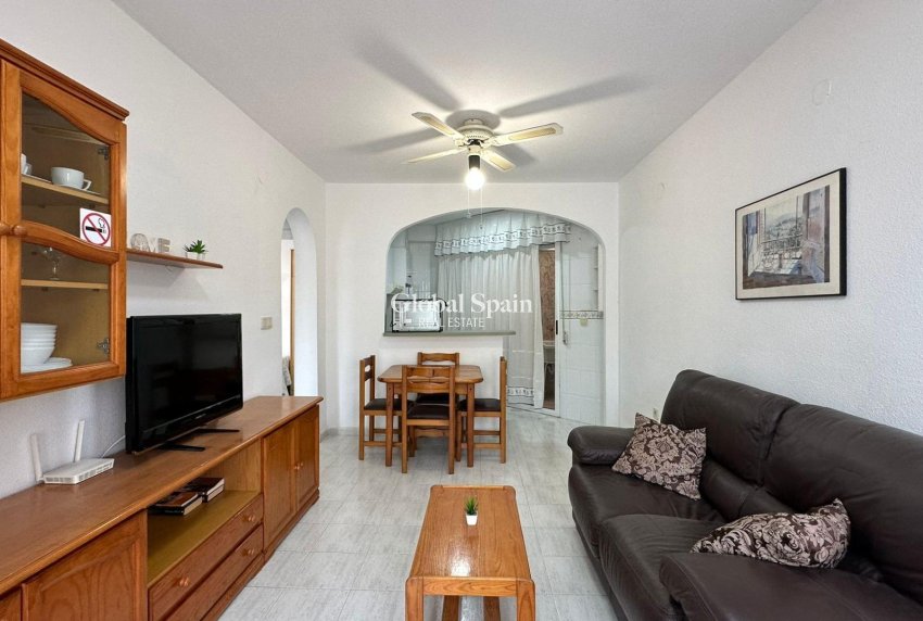 Revente - APPARTEMENT -
ORIHUELA COSTA - Los Almendros-la Florida