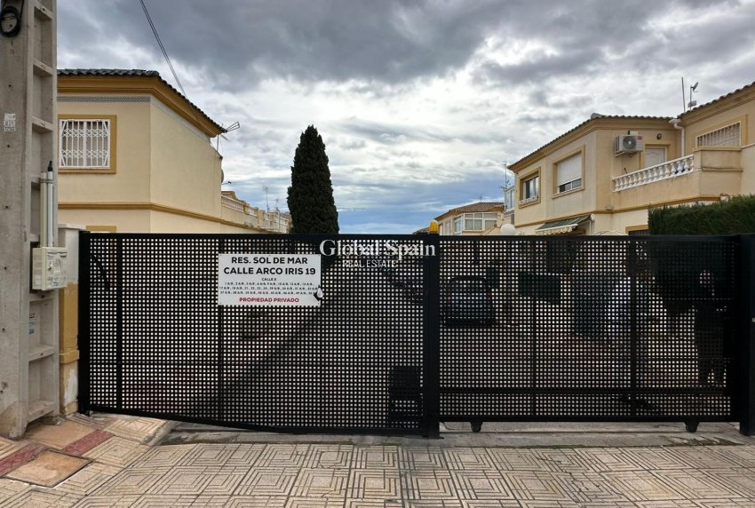 Revente - APPARTEMENT -
ORIHUELA COSTA - Los Almendros-la Florida