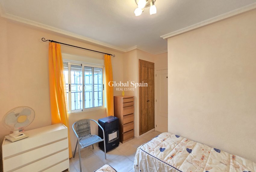 Revente - APPARTEMENT -
ORIHUELA COSTA - Los Altos *