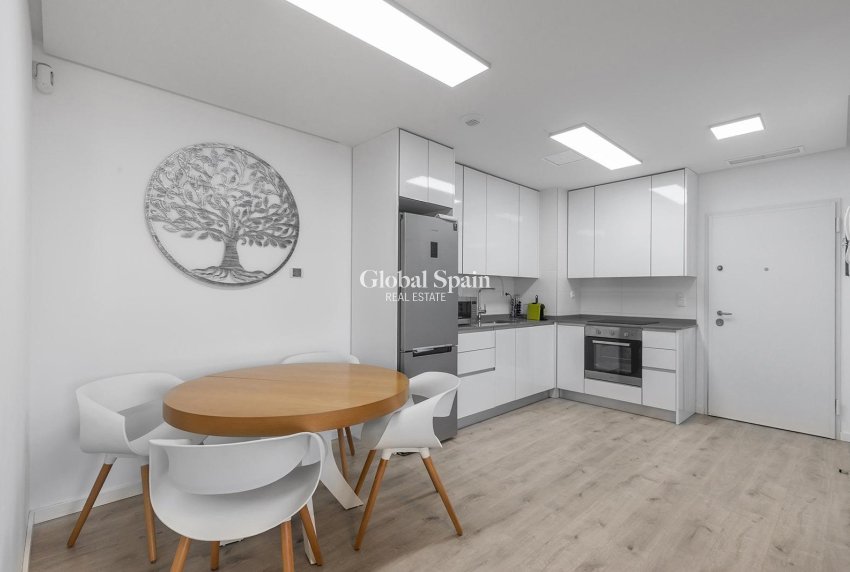 Revente - APPARTEMENT -
ORIHUELA COSTA - Los Dolses