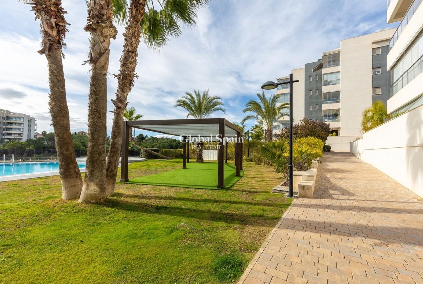 Revente - APPARTEMENT -
ORIHUELA COSTA - Los Dolses