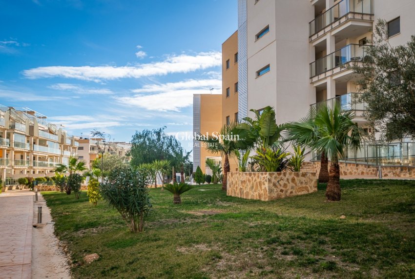 Revente - APPARTEMENT -
ORIHUELA COSTA - Los Dolses