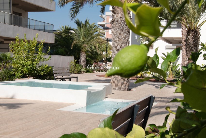 Revente - APPARTEMENT -
ORIHUELA COSTA - Los Dolses