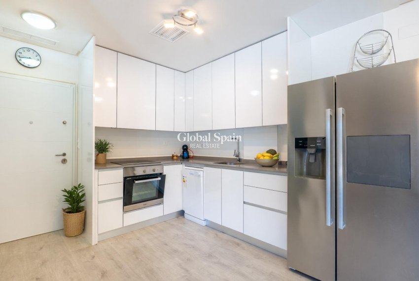 Revente - APPARTEMENT -
ORIHUELA COSTA - Los Dolses