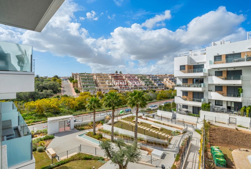Revente - APPARTEMENT -
ORIHUELA COSTA - Los Dolses