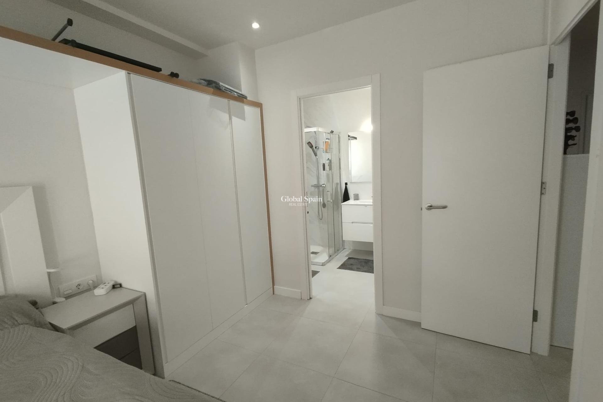 Revente - APPARTEMENT -
ORIHUELA COSTA - Los Dolses