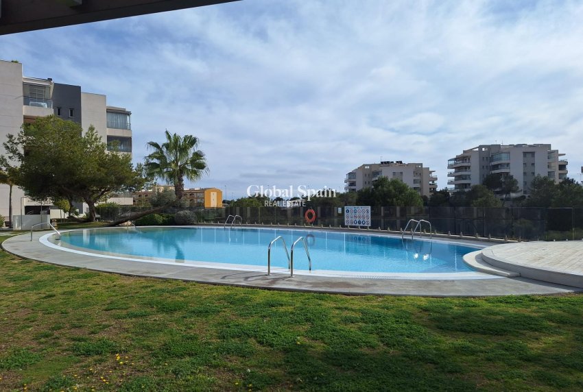 Revente - APPARTEMENT -
ORIHUELA COSTA - Los Dolses
