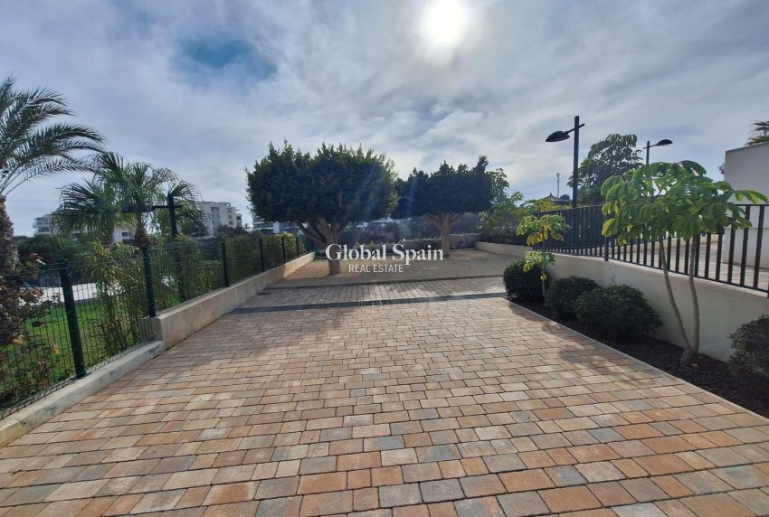 Revente - APPARTEMENT -
ORIHUELA COSTA - Los Dolses