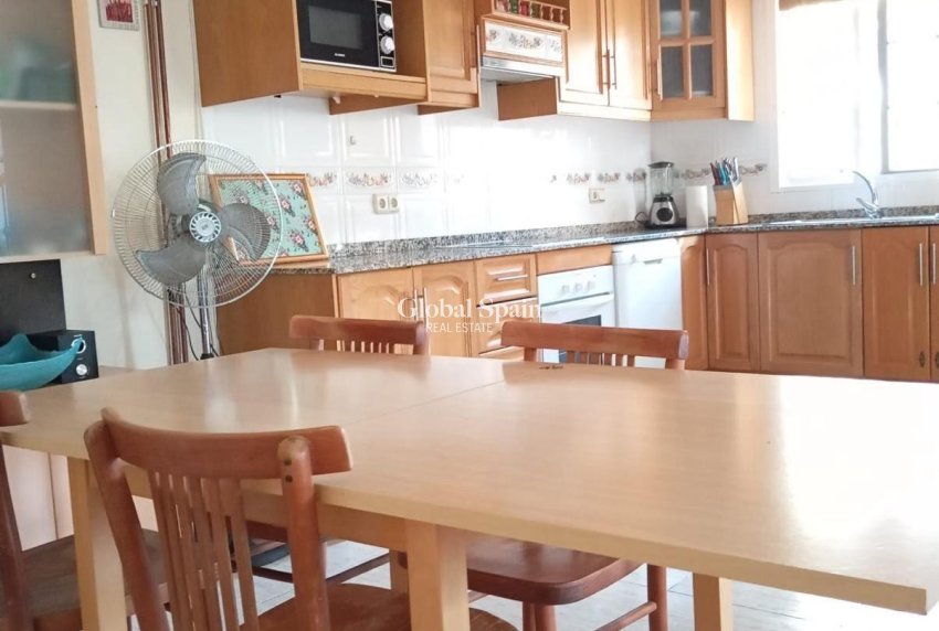 Revente - APPARTEMENT -
ORIHUELA COSTA - Pau 26