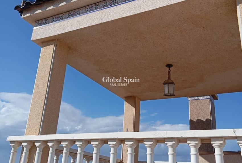 Revente - APPARTEMENT -
ORIHUELA COSTA - Pau 26