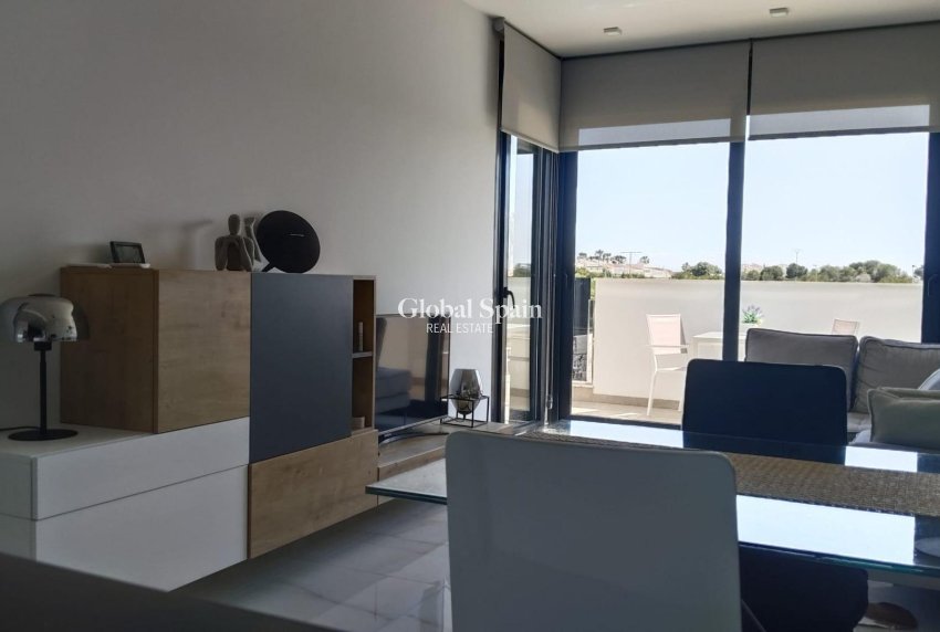 Revente - APPARTEMENT -
ORIHUELA COSTA - PAU 8